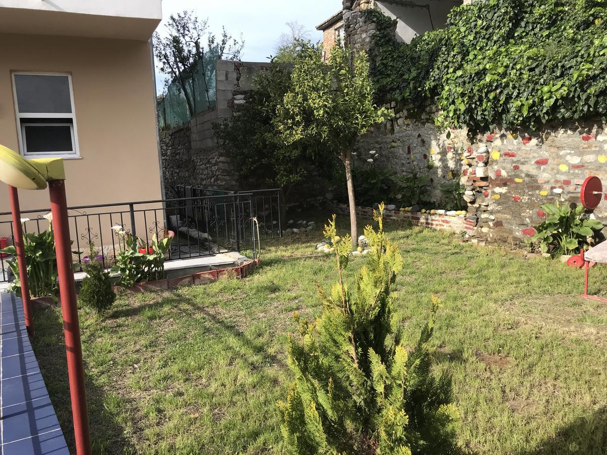Guesthouse Bellavista Berat Eksteriør billede